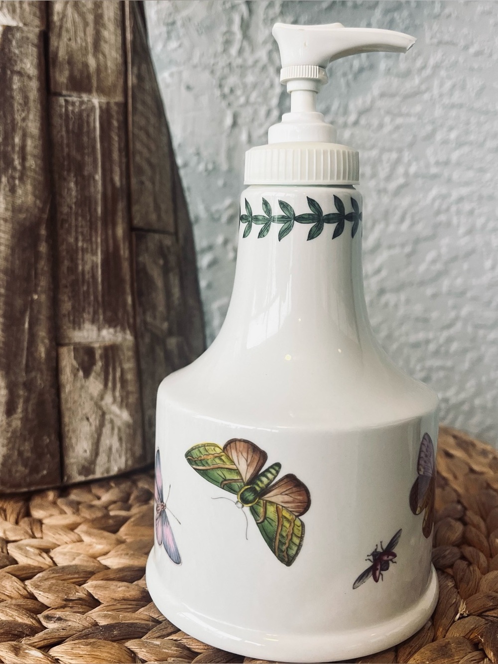 Portmeirion Botanic Garden
7” Soap Dispenser - Picture 2 of 6